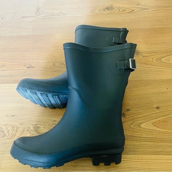 A New Day woman’s Vicki mid calf rubber rain boots size 6 black fall winter cold - Picture 1 of 11